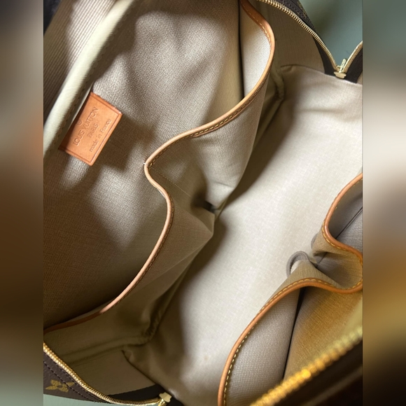 Authentic Louis Vuitton Monogram Deauville Handbag - Picture 3 of 8